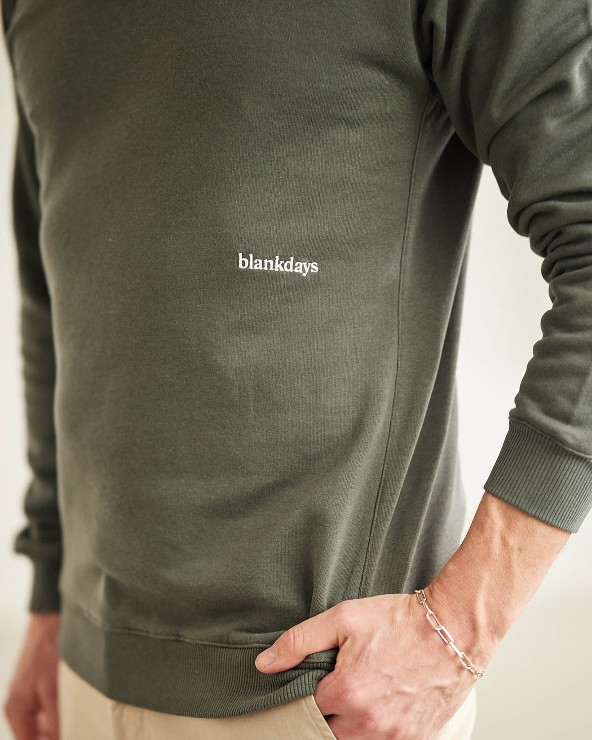 TENCEL™ SWEATSHIRT DARK OLIVE