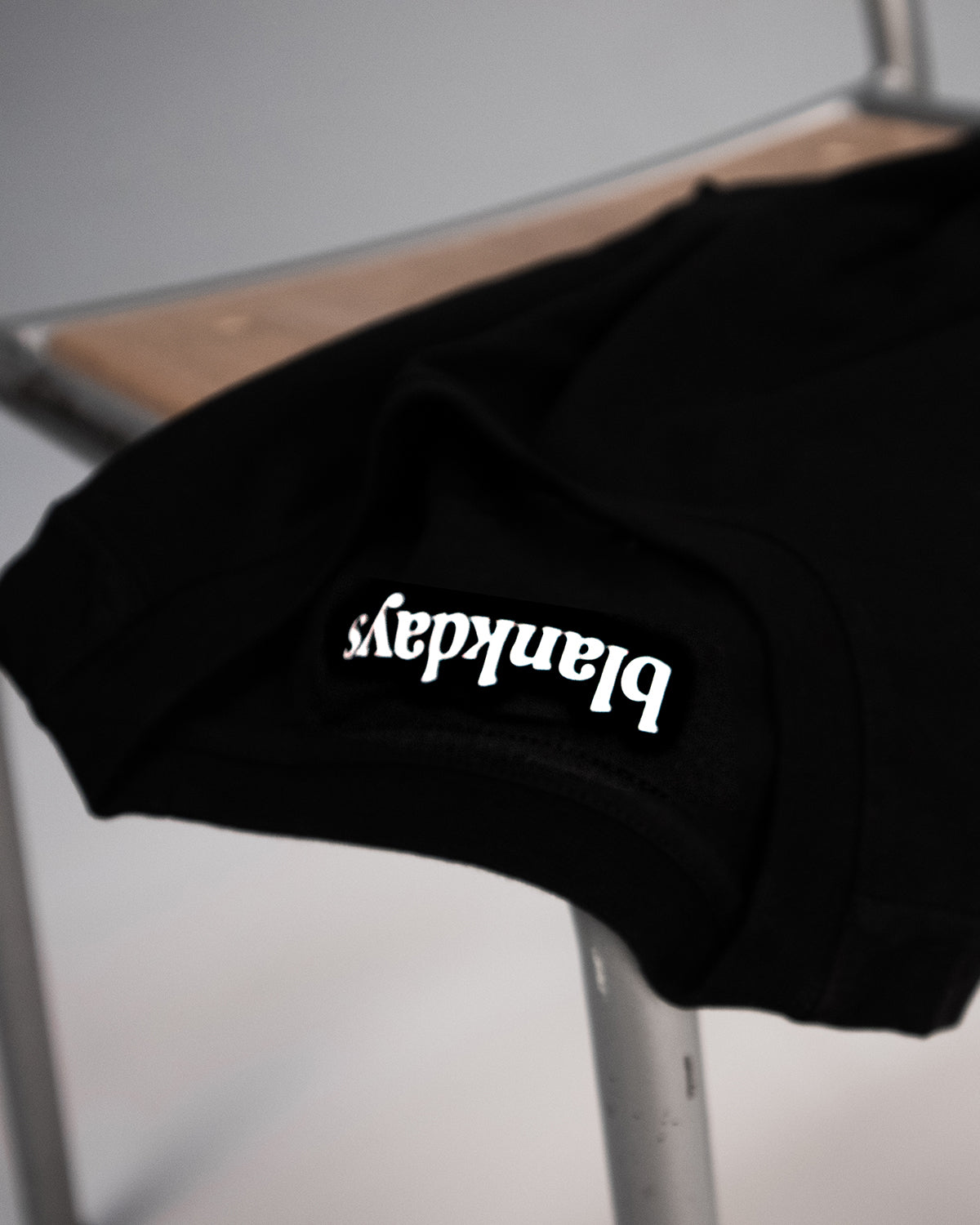 LYXIG T-SHIRT SVART