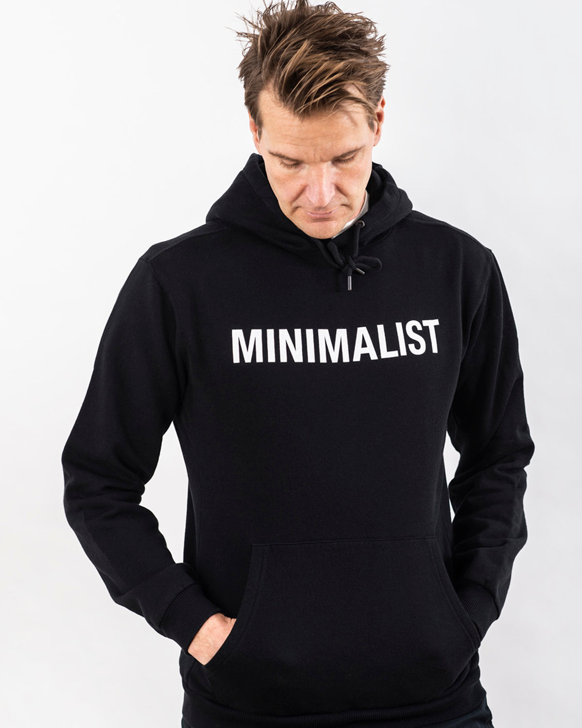 MINIMALISTISK HOODIE SVART