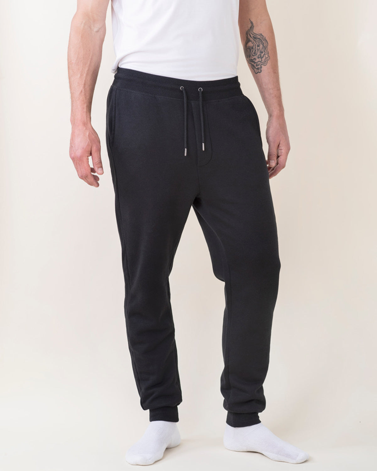 THE SWEATPANTS BLACK